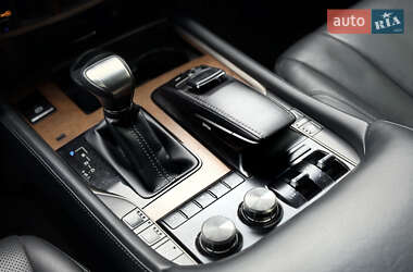 Внедорожник / Кроссовер Lexus LX 2019 в 