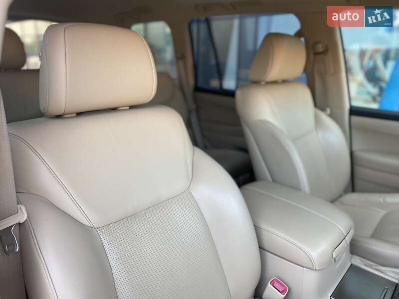 Внедорожник / Кроссовер Lexus LX 2011 в Киеве