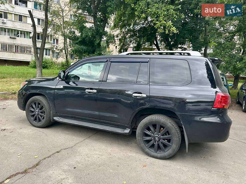 Внедорожник / Кроссовер Lexus LX 2010 в 