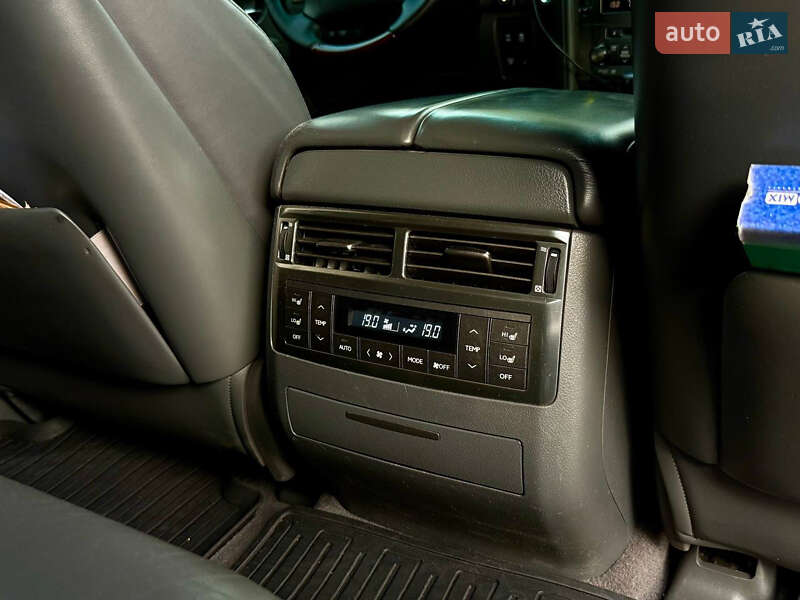 Внедорожник / Кроссовер Lexus LX 2010 в Днепре