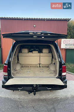 Внедорожник / Кроссовер Lexus LX 2006 в 
