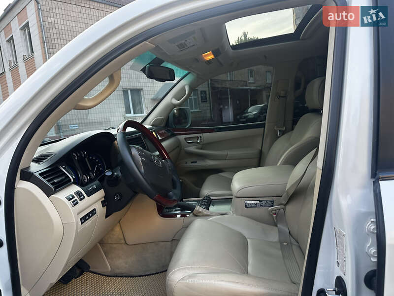 Внедорожник / Кроссовер Lexus LX 2008 в Ровно