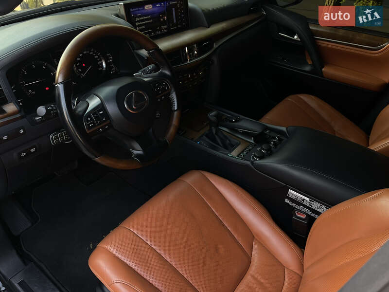 Внедорожник / Кроссовер Lexus LX 2017 в Каменском
