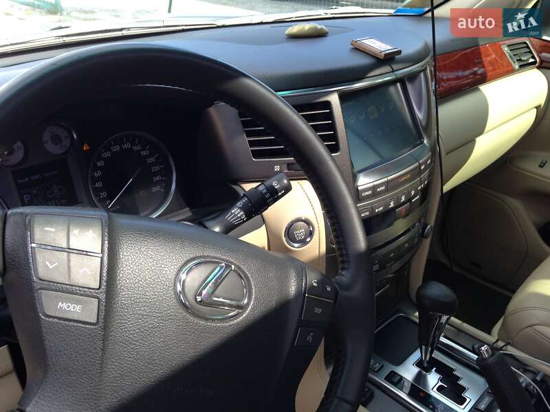 Позашляховик / Кросовер Lexus LX 2008 в Чернівцях
