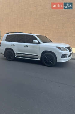 Внедорожник / Кроссовер Lexus LX 2008 в 