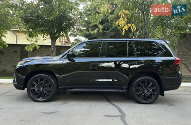 Внедорожник / Кроссовер Lexus LX 2018 в 
