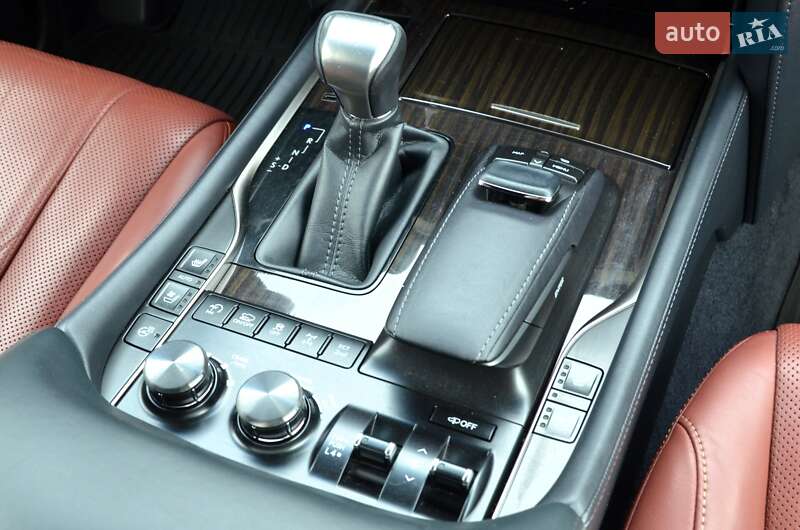 Внедорожник / Кроссовер Lexus LX 2016 в Киеве