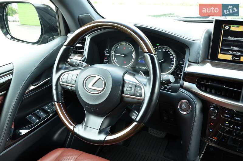Внедорожник / Кроссовер Lexus LX 2016 в Киеве