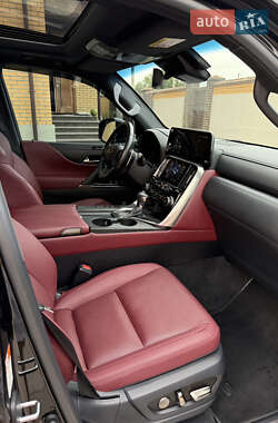 Внедорожник / Кроссовер Lexus LX 2023 в 