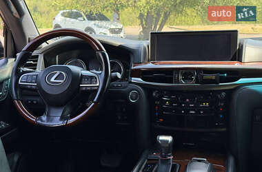 Внедорожник / Кроссовер Lexus LX 2017 в 