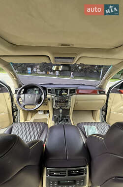 Внедорожник / Кроссовер Lexus LX 2009 в 