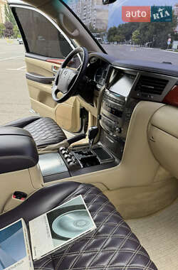 Внедорожник / Кроссовер Lexus LX 2009 в 