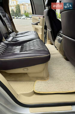 Внедорожник / Кроссовер Lexus LX 2009 в 