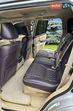 Внедорожник / Кроссовер Lexus LX 2009 в 