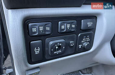 Внедорожник / Кроссовер Lexus LX 2004 в 