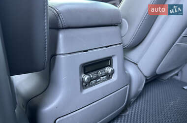 Внедорожник / Кроссовер Lexus LX 2004 в 