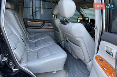 Внедорожник / Кроссовер Lexus LX 2004 в 