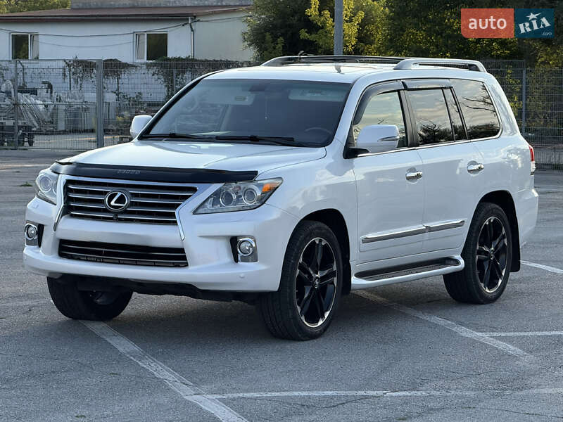 Внедорожник / Кроссовер Lexus LX 2012 в Черновцах