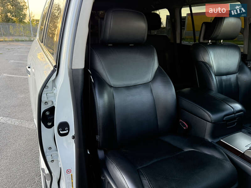 Внедорожник / Кроссовер Lexus LX 2012 в Черновцах