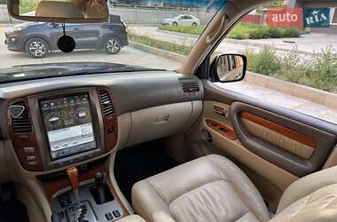 Внедорожник / Кроссовер Lexus LX 2005 в 