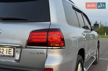 Внедорожник / Кроссовер Lexus LX 2008 в 