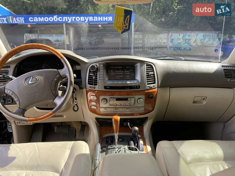 Позашляховик / Кросовер Lexus LX 2004 в Львові