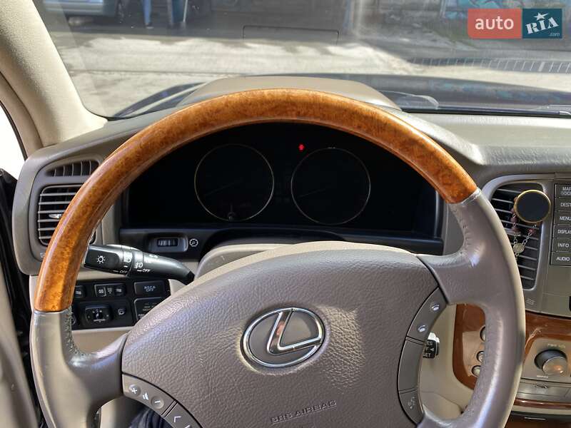 Позашляховик / Кросовер Lexus LX 2004 в Львові
