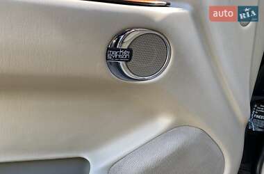 Внедорожник / Кроссовер Lexus LX 2004 в 