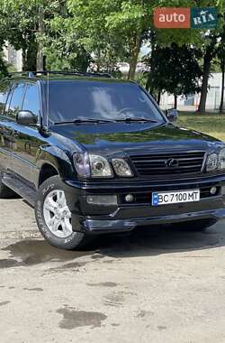 Внедорожник / Кроссовер Lexus LX 2004 в 