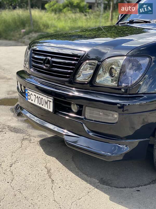 Позашляховик / Кросовер Lexus LX 2004 в Львові