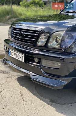 Внедорожник / Кроссовер Lexus LX 2004 в 