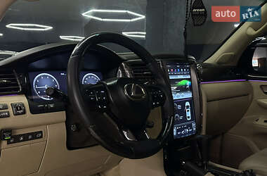 Позашляховик / Кросовер Lexus LX 2010 в 