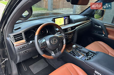 Внедорожник / Кроссовер Lexus LX 2017 в 