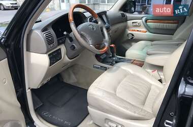 Внедорожник / Кроссовер Lexus LX 2005 в 