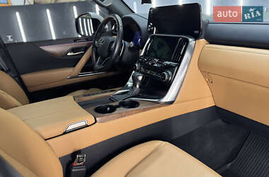 Внедорожник / Кроссовер Lexus LX 2022 в 