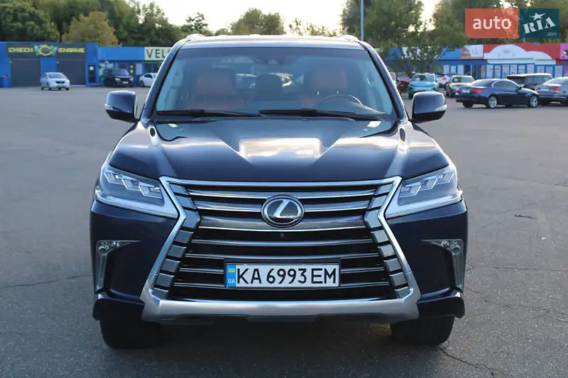 Lexus LX