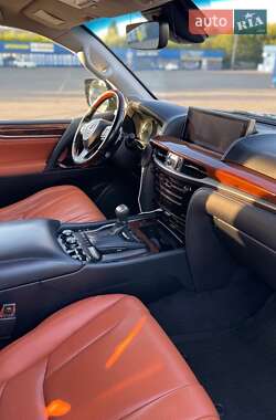 Внедорожник / Кроссовер Lexus LX 2017 в 