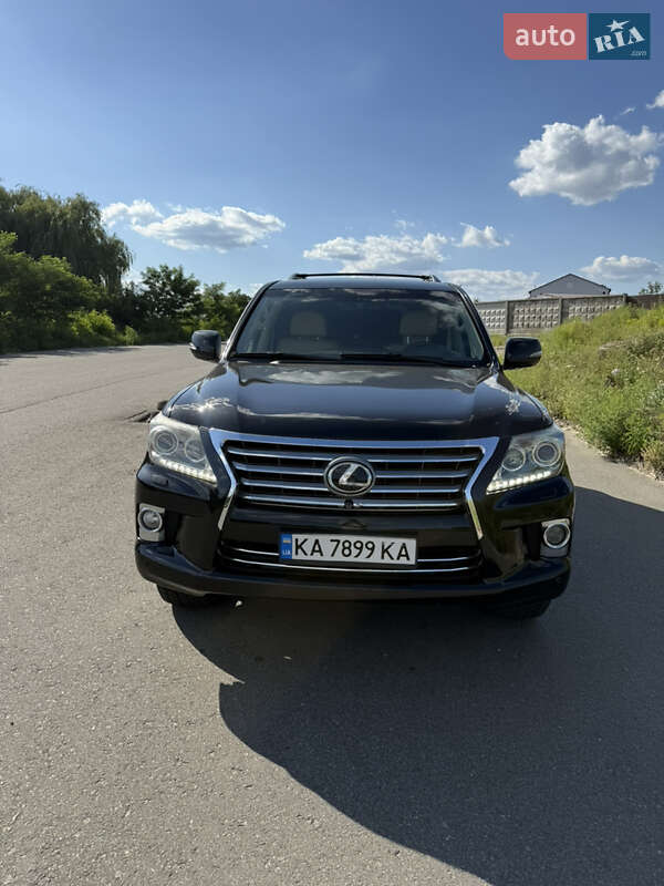 Позашляховик / Кросовер Lexus LX 2013 в Києві