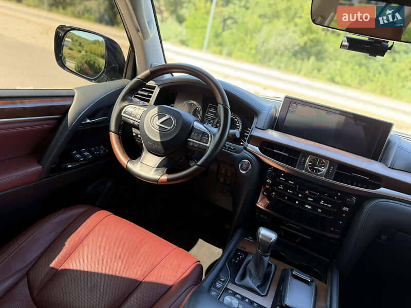 Внедорожник / Кроссовер Lexus LX 2016 в Днепре