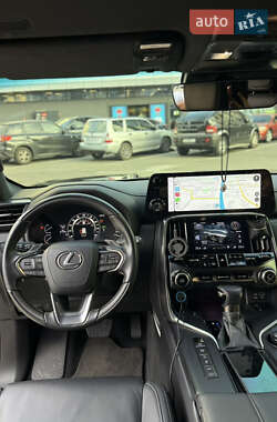 Позашляховик / Кросовер Lexus LX 2024 в 