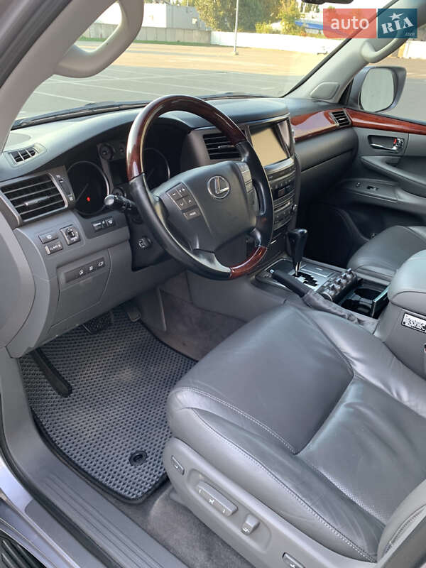 Внедорожник / Кроссовер Lexus LX 2008 в Киеве