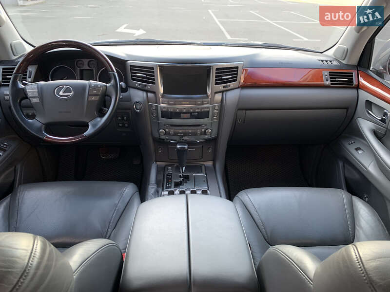 Внедорожник / Кроссовер Lexus LX 2008 в Киеве