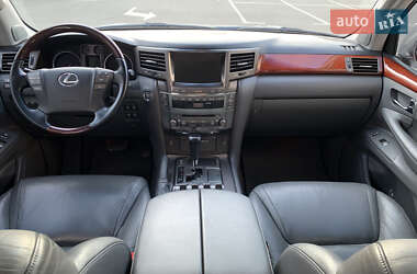 Внедорожник / Кроссовер Lexus LX 2008 в 
