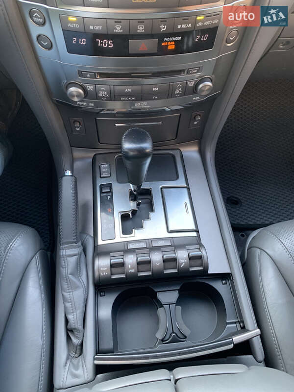 Внедорожник / Кроссовер Lexus LX 2008 в Киеве