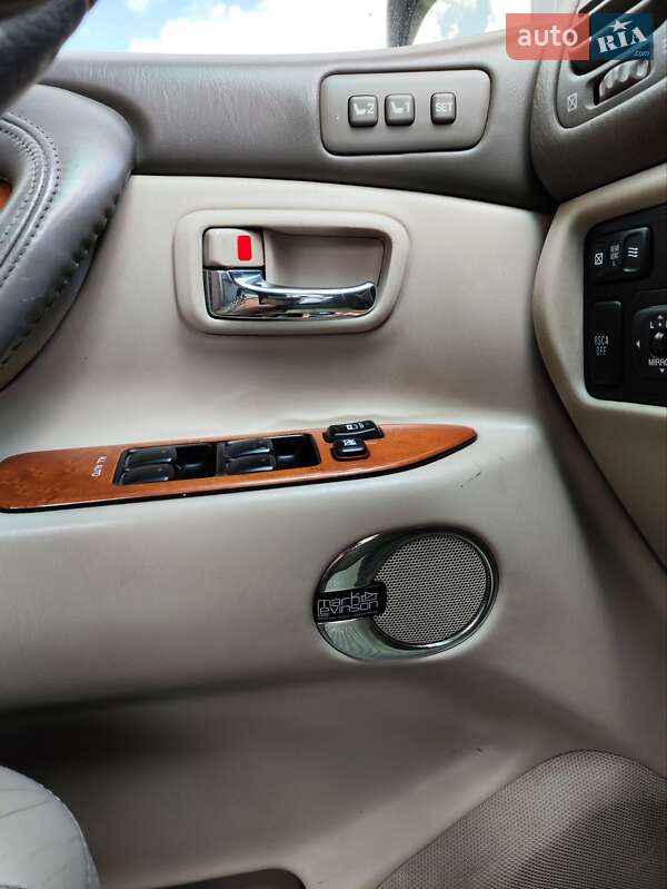 Позашляховик / Кросовер Lexus LX 2006 в Коростишеві