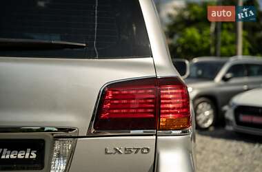 Внедорожник / Кроссовер Lexus LX 2008 в 