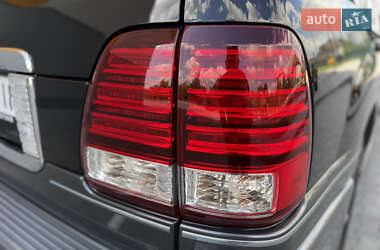 Позашляховик / Кросовер Lexus LX 2006 в 