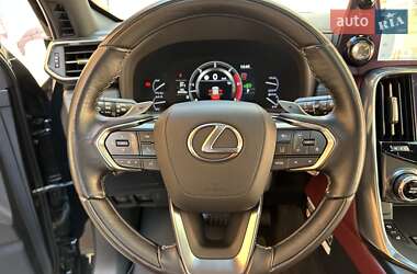 Внедорожник / Кроссовер Lexus LX 2022 в 