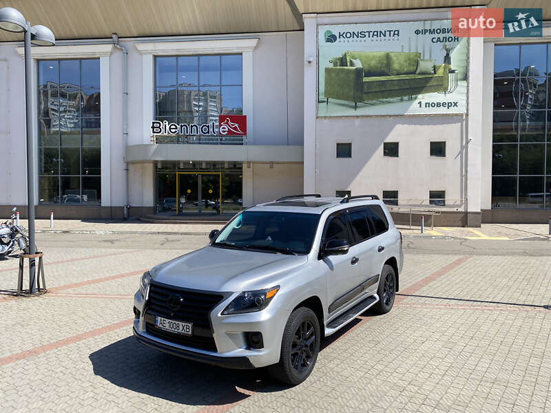 Внедорожник / Кроссовер Lexus LX 2008 в 