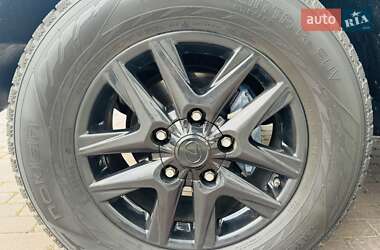 Внедорожник / Кроссовер Lexus LX 2004 в 